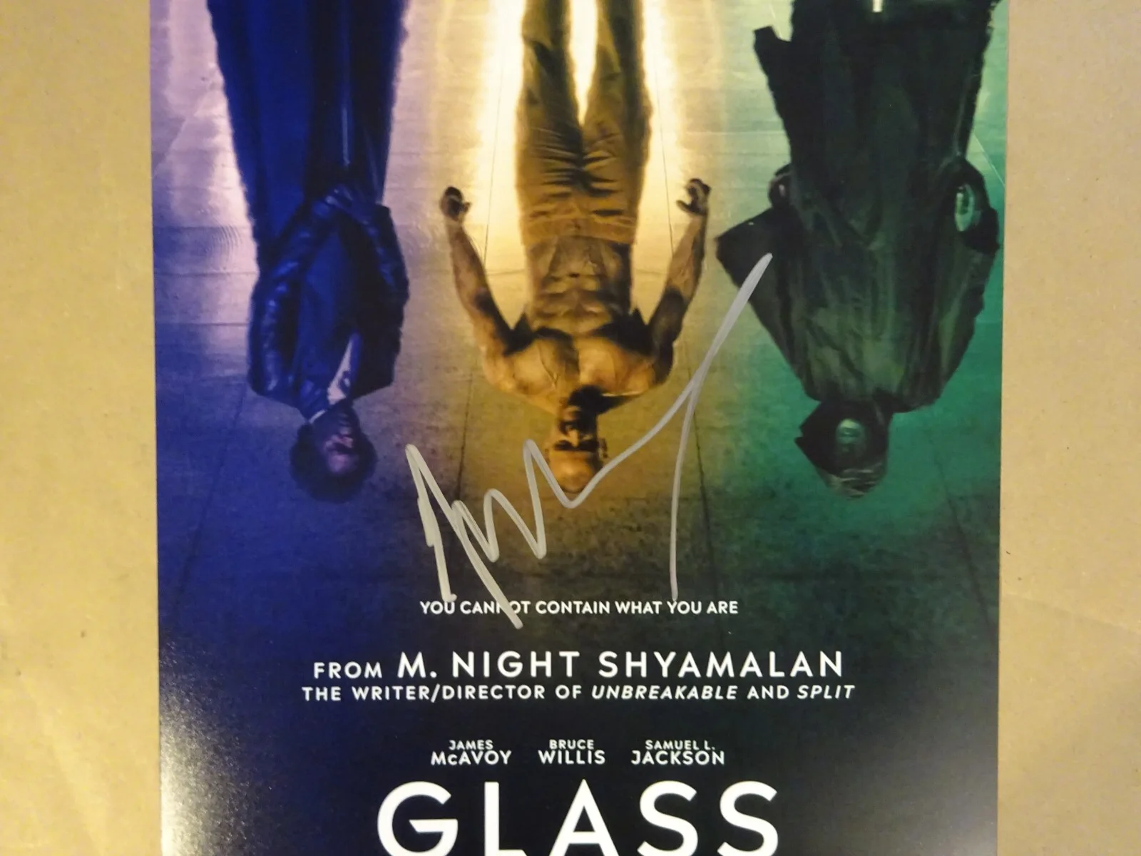 M Night Shyamalan — Signed M Night Shyamalan Autographed Glass 11"x17" Photo Beckett BAS COA, image 3