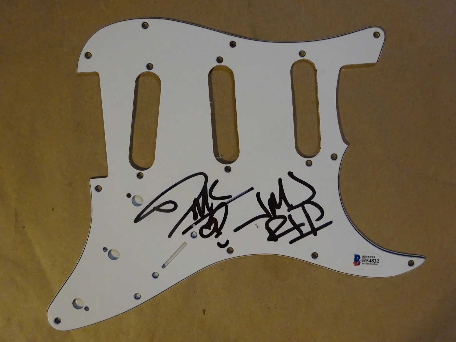 Autographed Darryl McDaniels DMC Signed Pick Guard Beckett BAS COA, image 2