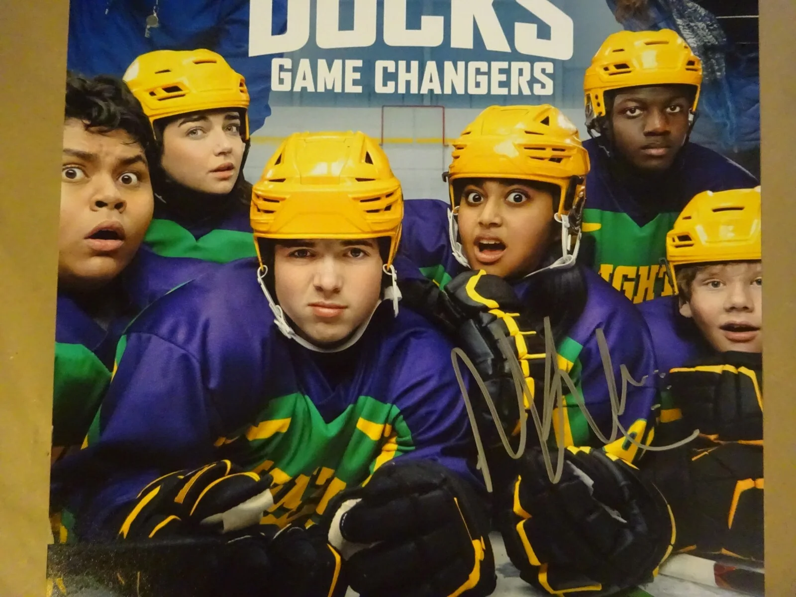 Molly Kearney — Signed Molly Kearney Autographed Mighty Ducks Game Changers 12x18 Photo BAS COA, image 3