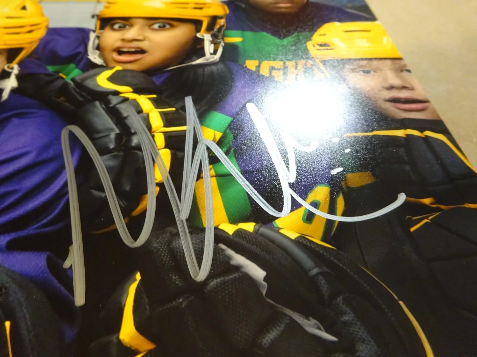 Molly Kearney — Signed Molly Kearney Autographed Mighty Ducks Game Changers 12x18 Photo BAS COA, image 5