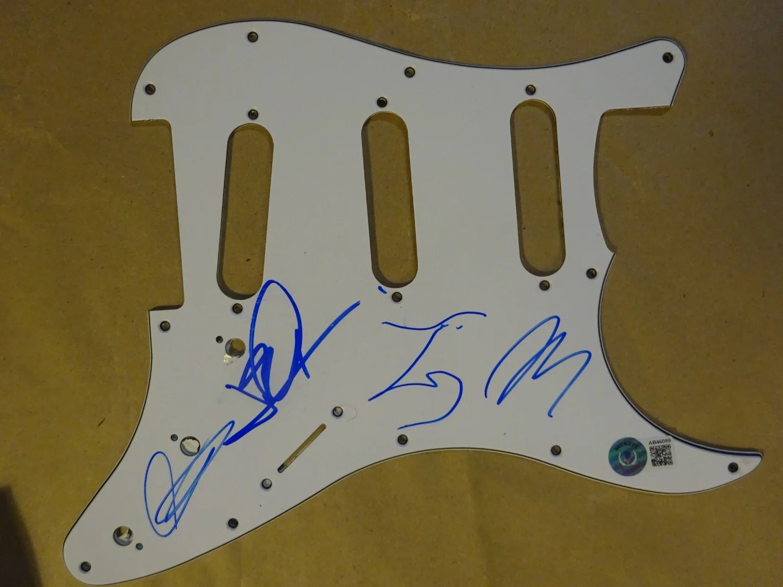 Autographed The Struts Band Pick Guard Signed by 4 Beckett Letter BAS COA LOA, изображение 2