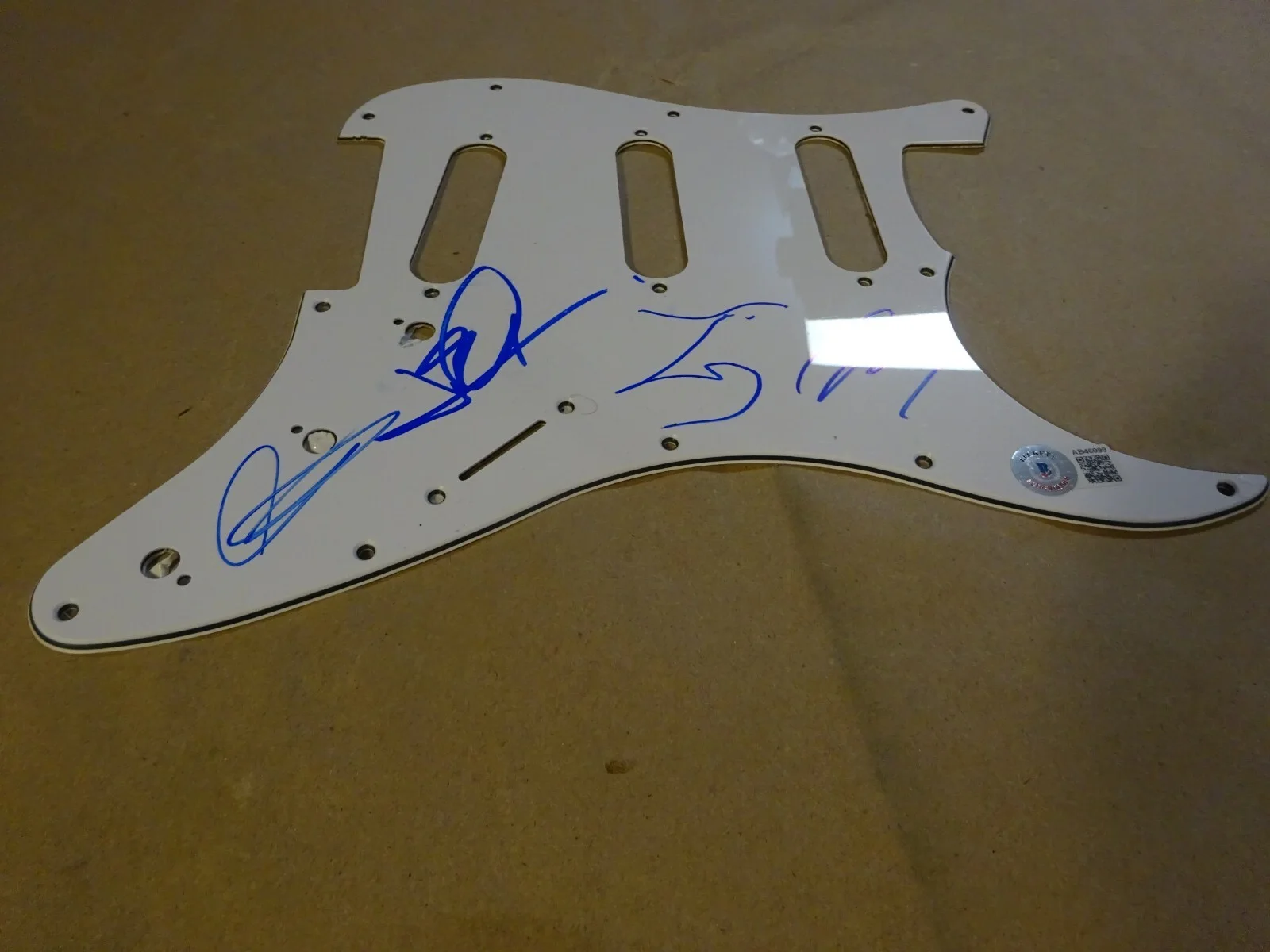 Autographed The Struts Band Pick Guard Signed by 4 Beckett Letter BAS COA LOA, изображение 3