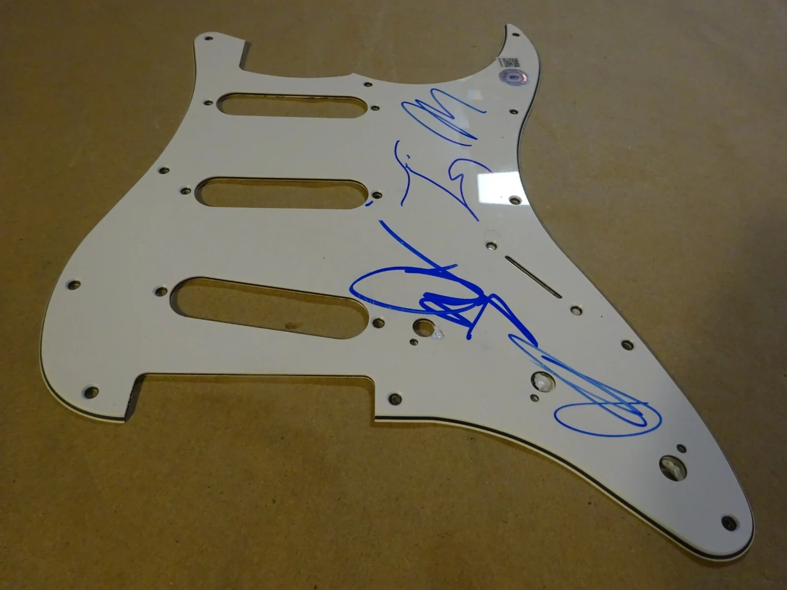 Autographed The Struts Band Pick Guard Signed by 4 Beckett Letter BAS COA LOA, изображение 4