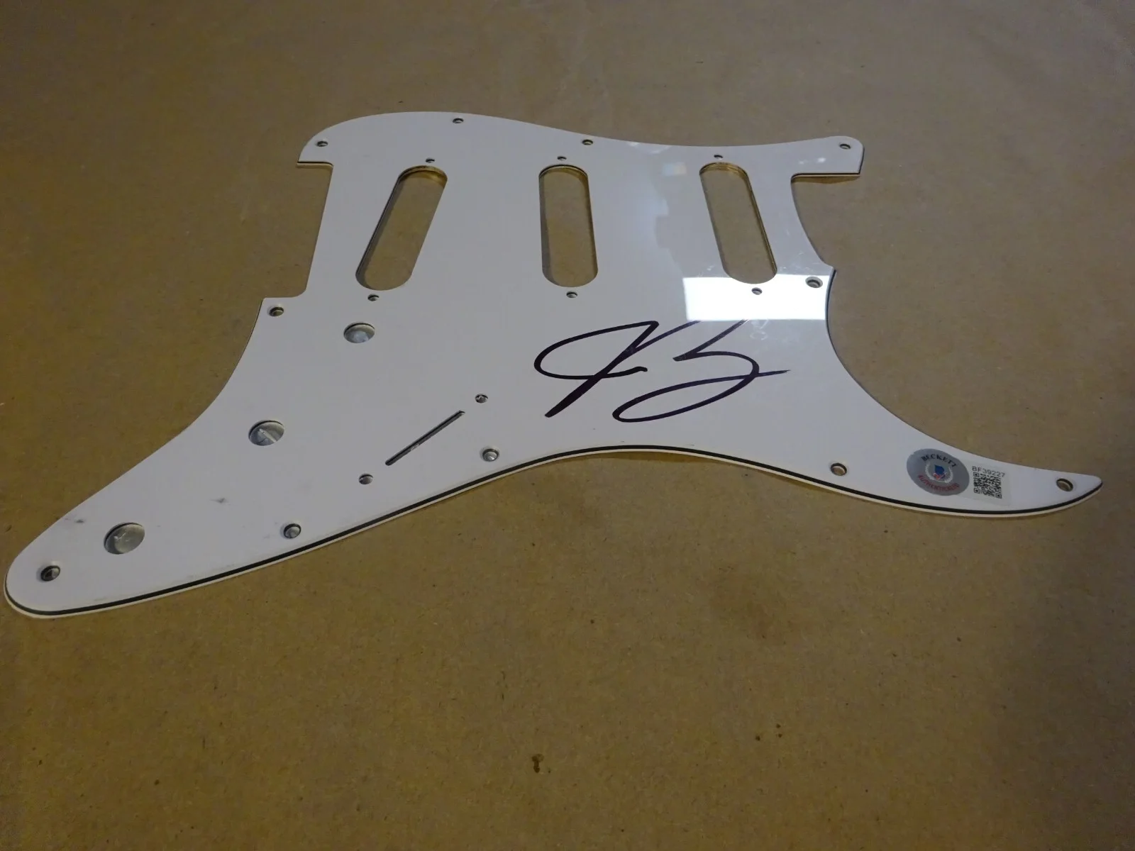 Signed Joe Bonamassa Autographed Guitar Pick Guard Beckett BAS COA, image 2