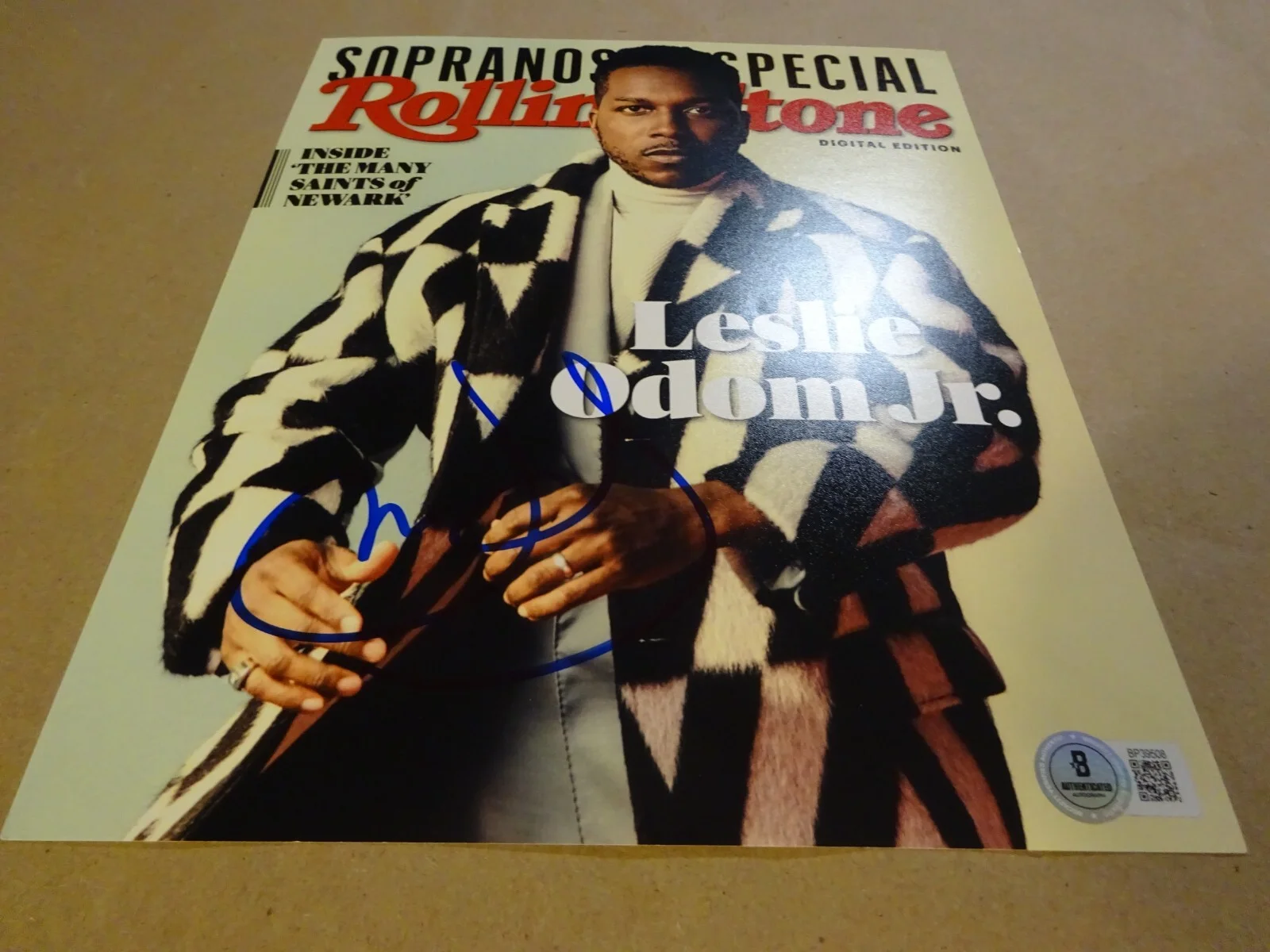 Leslie Odom Jr — Autographed Leslie Odom Jr Signed 8x10 Rolling Stone Cover Photo Beckett BAS COA, image 2