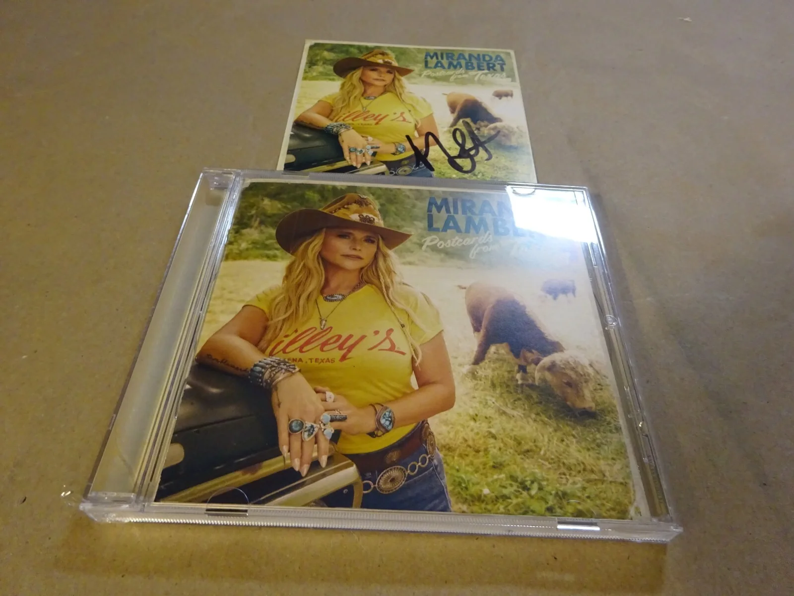 Signed Miranda Lambert Autographed Postcards From Texas CD Insert BAS COA, изображение 2