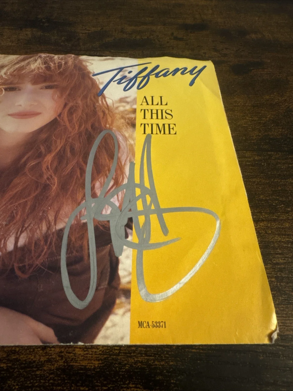 TIFFANY Autographed All This Time 45 7” Vinyl Record Beckett Coa, изображение 3