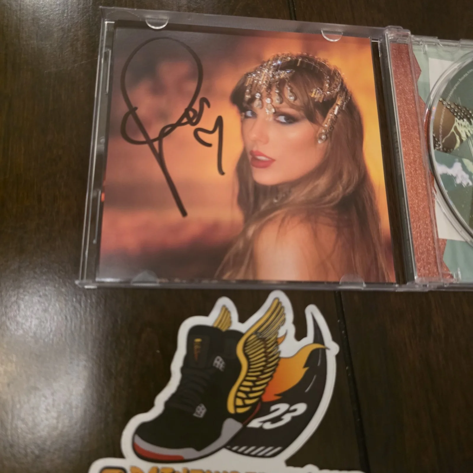 TAYLOR SWIFT The Life of a Showgirl CD + Hand Signed Photo 1 With HEART, изображение 2