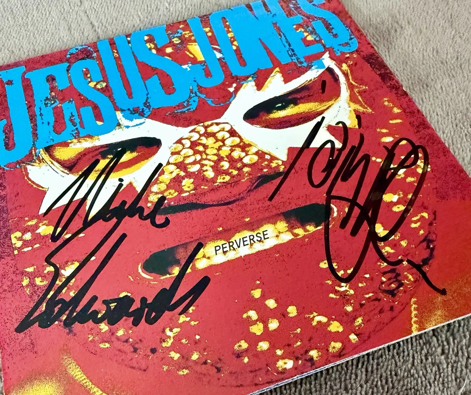 Jesus Jones – Perverse CD SIGNED Mike Edwards & Jerry De Borg VG. Autographed, image 2