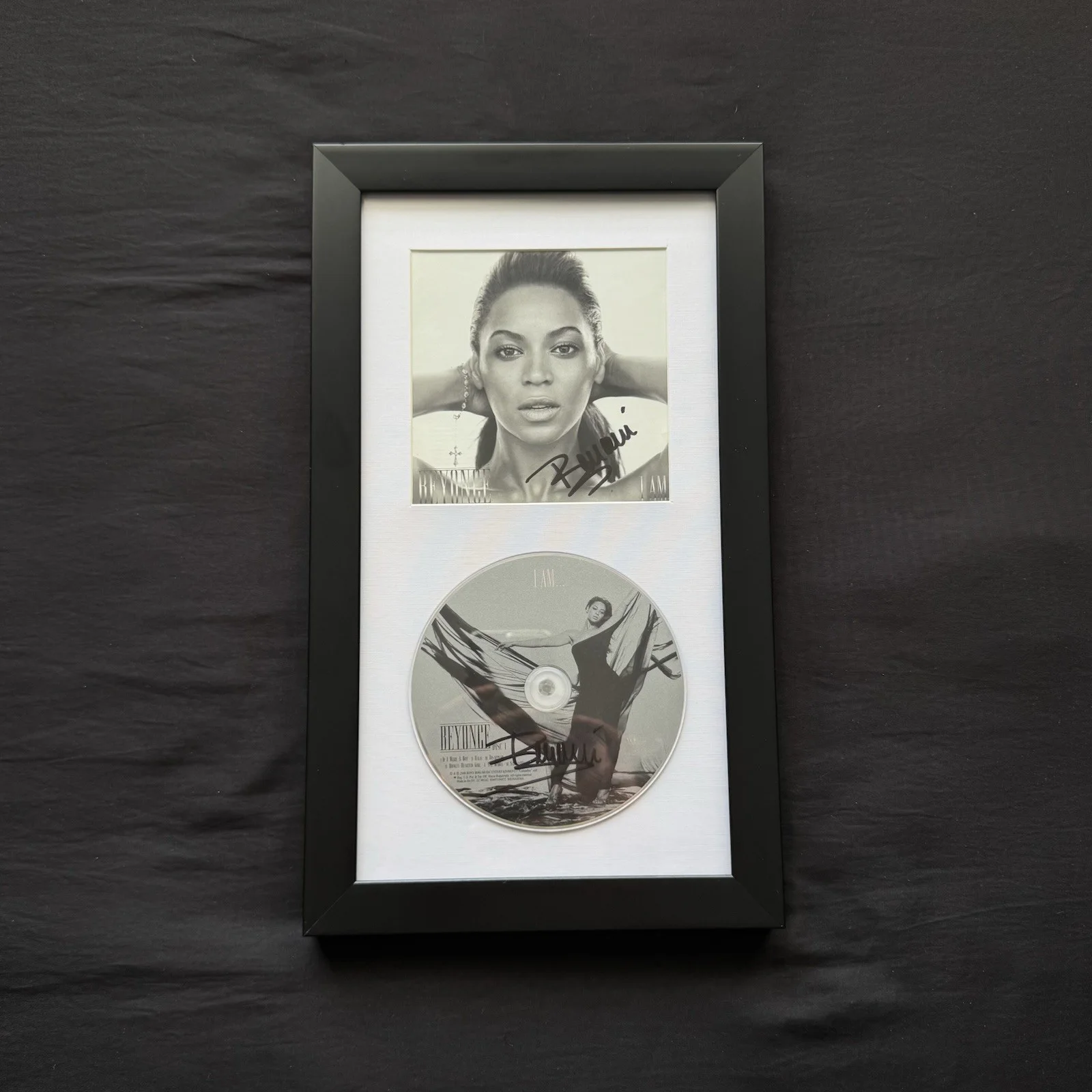 BEYONCÉ I AM SASHA FIERCE Authentic Signed CD Autograph with COA & Frame RARE, изображение 2