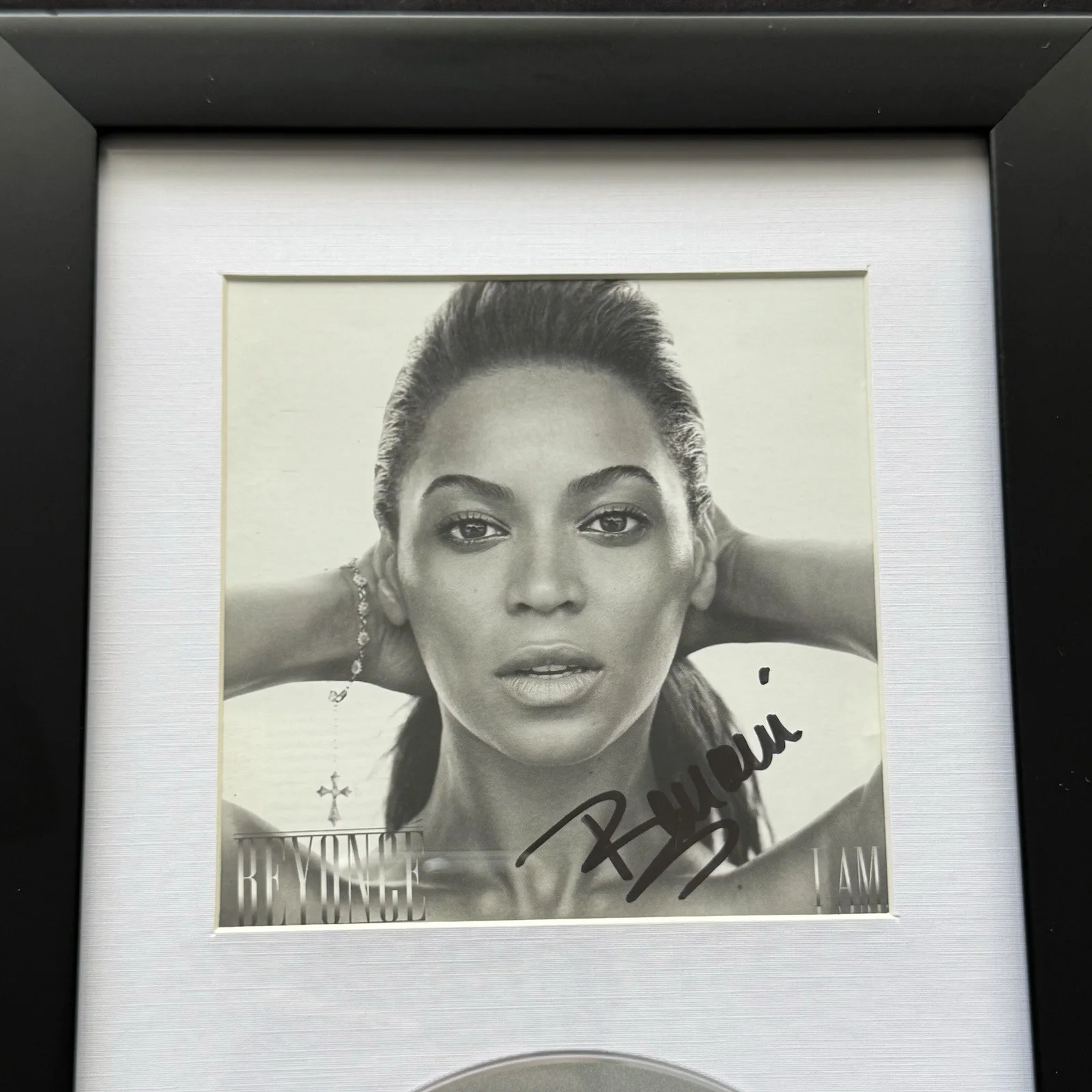 BEYONCÉ I AM SASHA FIERCE Authentic Signed CD Autograph with COA & Frame RARE, изображение 3
