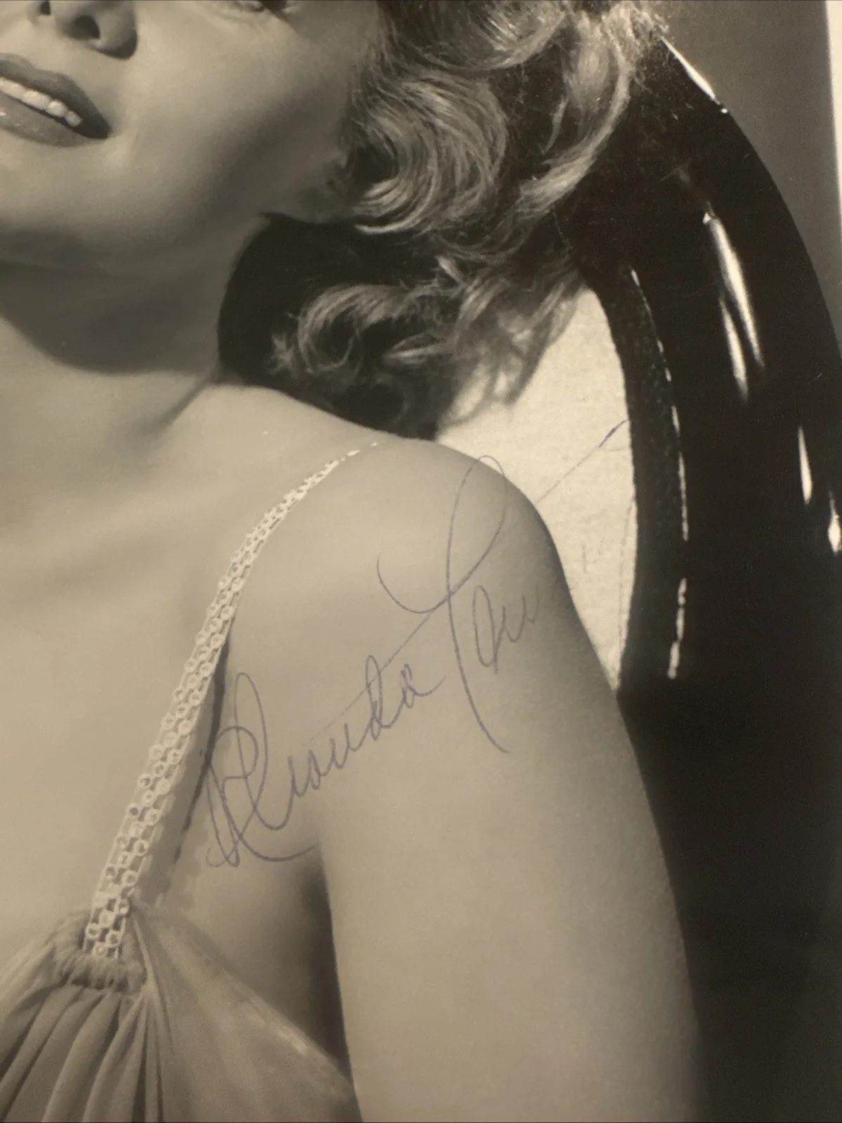 8 X 10 Photo Rhonda Fleming Autograph Queen Of Technicolor Hollywood Movie Still, изображение 2