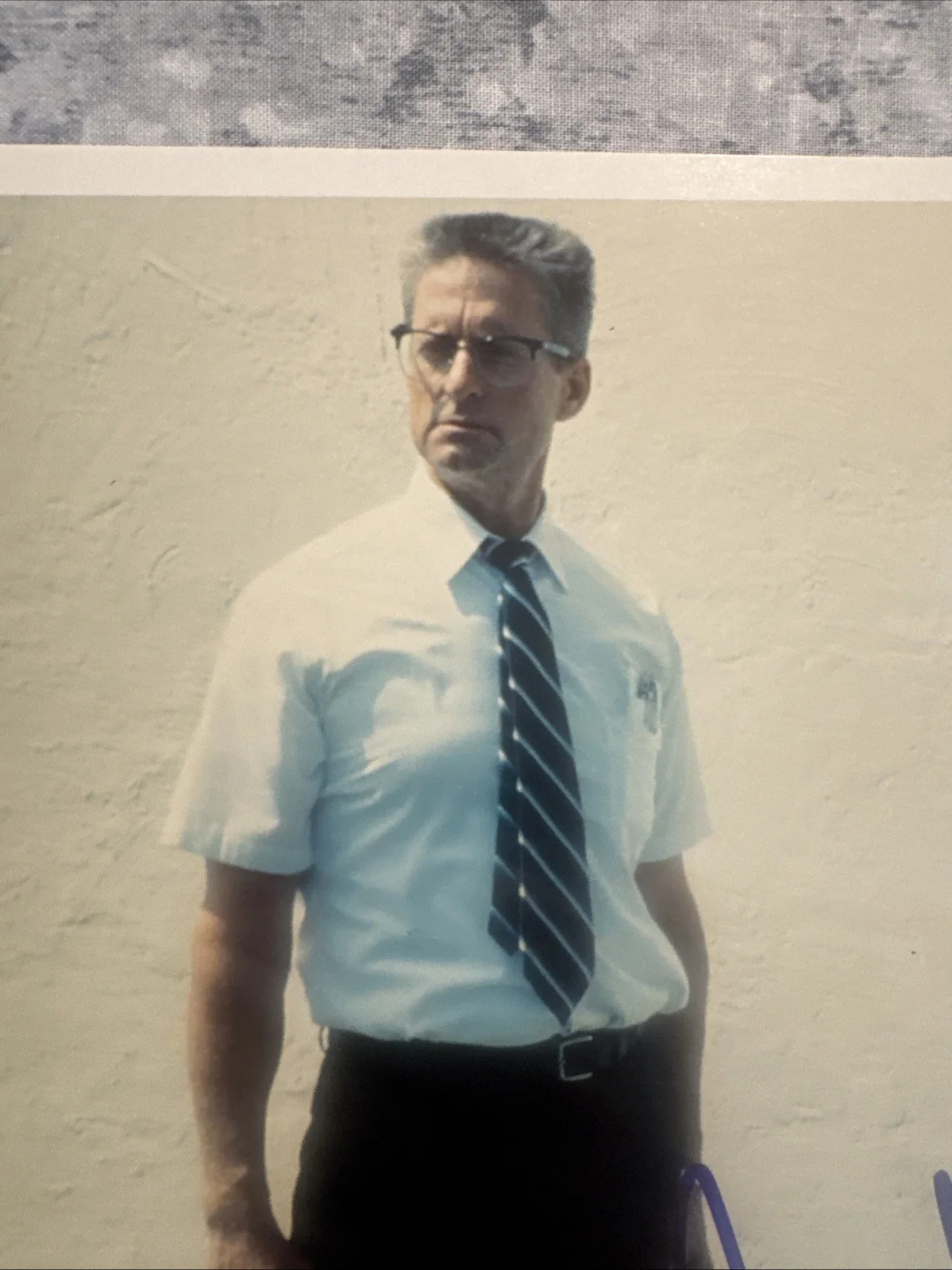 8 X 10 Photo Michael Douglas Autograph Falling Down Movie Studio Still, image 3
