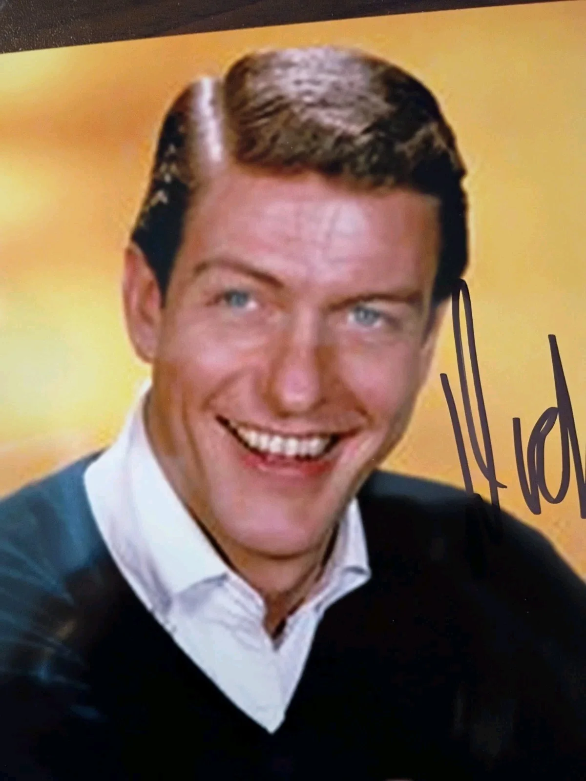 Dick Van Dyke — Dick Van Dyke Signed 8x10 COA W/ Matching Numbered Sticker, image 2