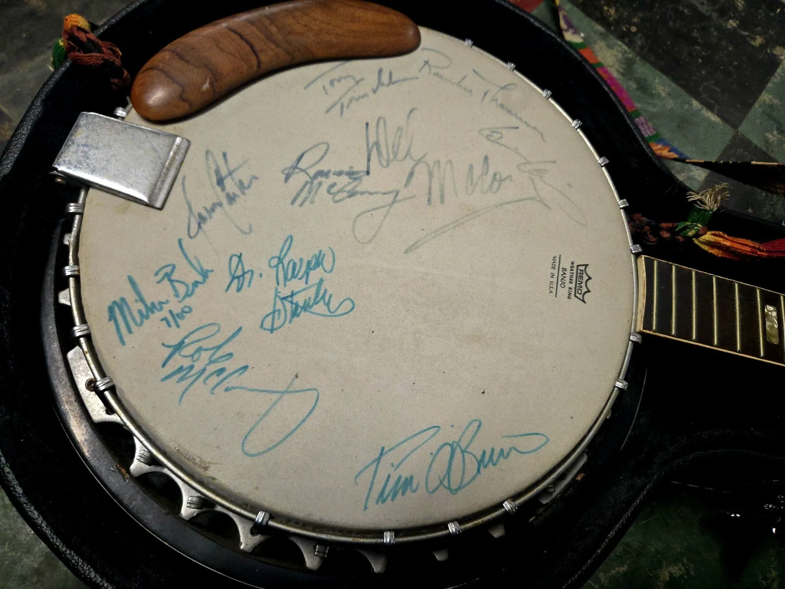 Horug'el 4 string Banjo w/ GEARLUX case (no strings) Ralph Stanley auto +9more, image 2