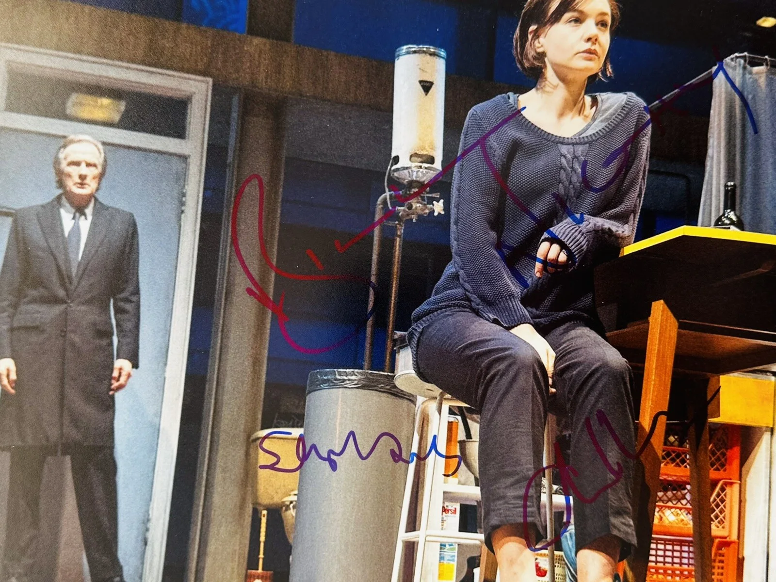 carey mulligan, bill nighy — Carey Mulligan, Bill Nighy & Stephen Daldry signed Skylight 8x10 Photo in person, изображение 2