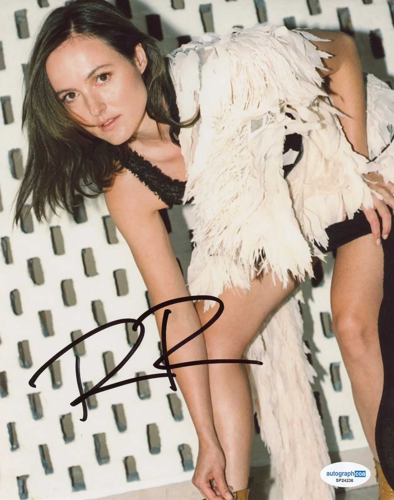 Renate Reinsve — Renate Reinsve Signed Autographed SENTIMENTAL VALUE 8x10 Photo ACOA F, image 2
