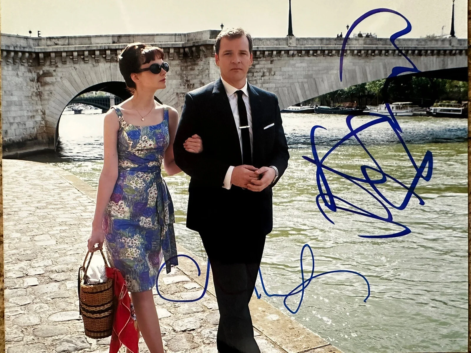 Carey Mulligan — Carey Mulligan &Peter Sarsgaard signed An Education 8x10 photo In Person. Proof