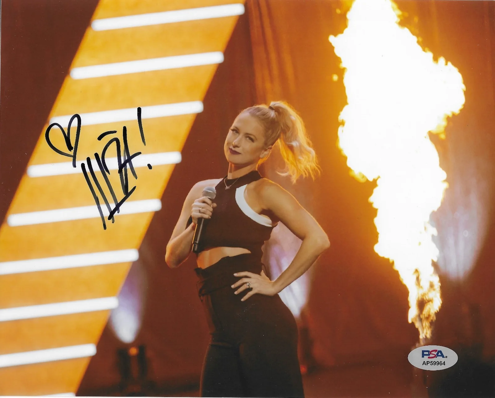 Iliza Shlesinger — Iliza Shelsinger PSA/DNA Signed 8x10 Photo Autographed Last Comic Standing