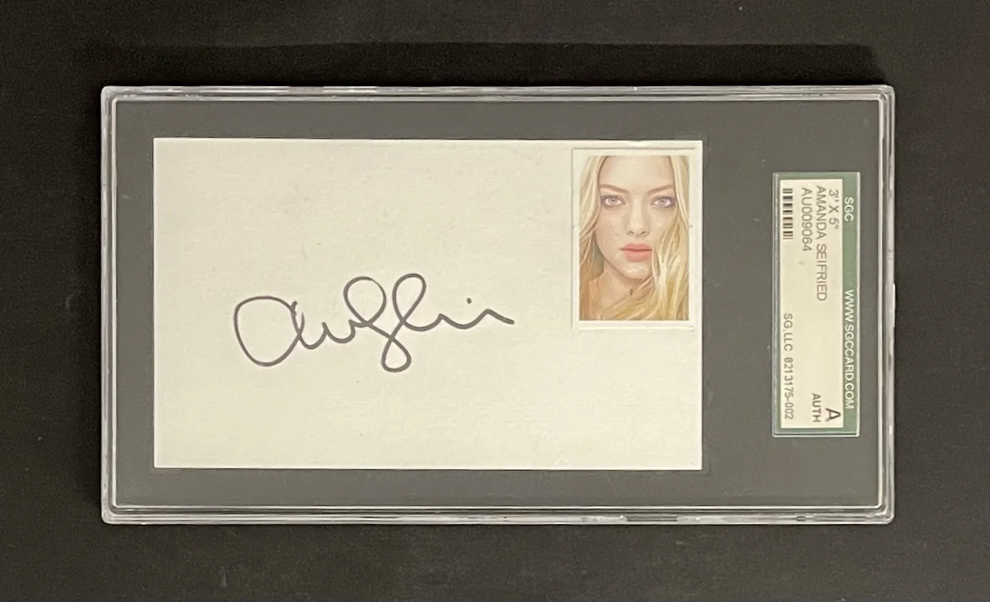 Amanda Seyfried — Amanda Seyfried Signed Index Card Autographed Slabbed SGC Mamma Mia, изображение 2