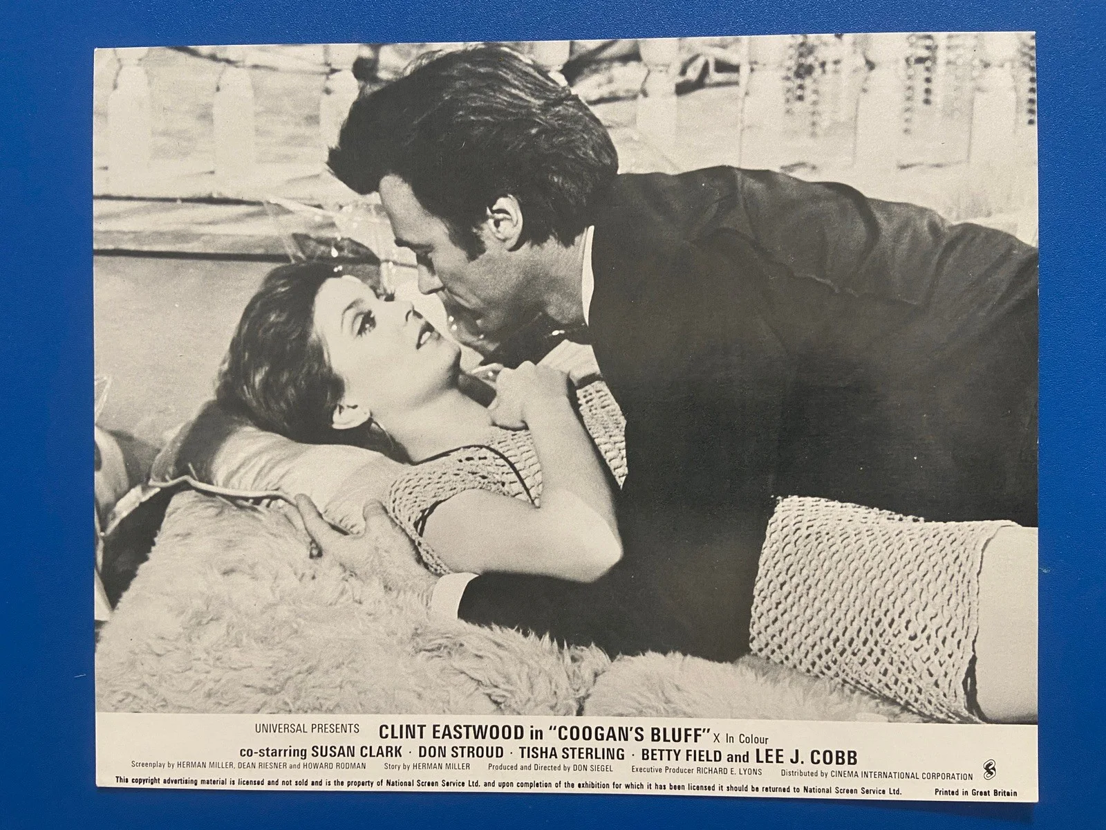 2 x RARE VINTAGE CLINT EASTWOOD 10x8 MOVIE STILLS:Coogan’s Bluff/ Kelly’s Heroes, изображение 2