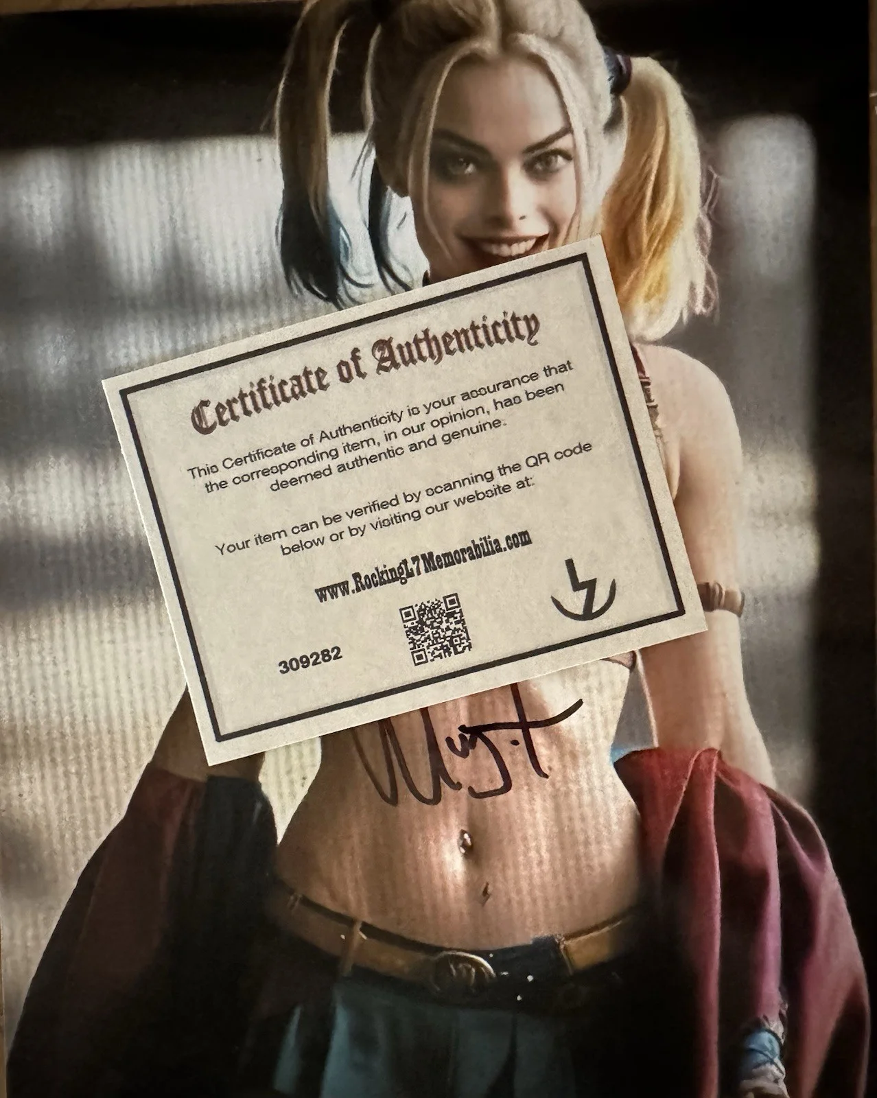 Margot Robbie — Margot Robbie Signed Photo, 8x10 with COA, Suicide Squad, Harley Quinn, image 2