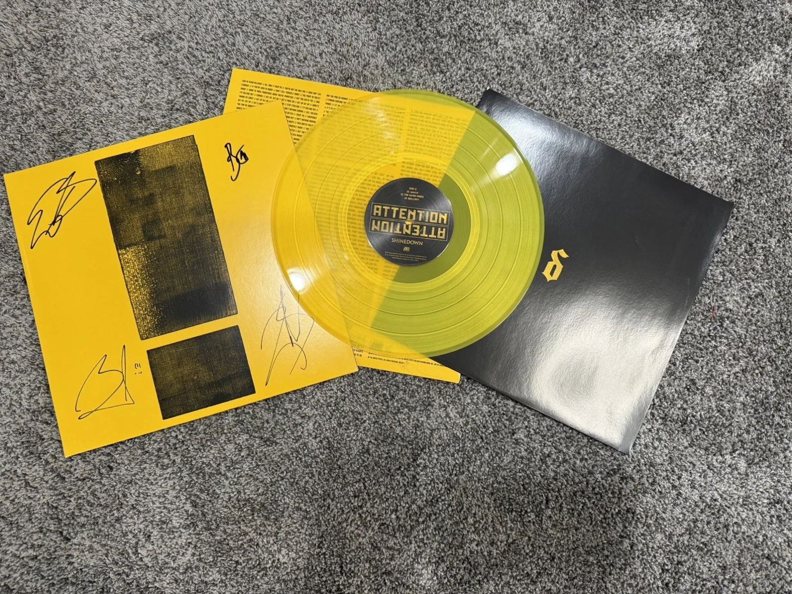 * SHINEDOWN * signed album * ATTENTION ATTENTION * BRENT, ZACH, ERIC & BARRY * 1, изображение 3