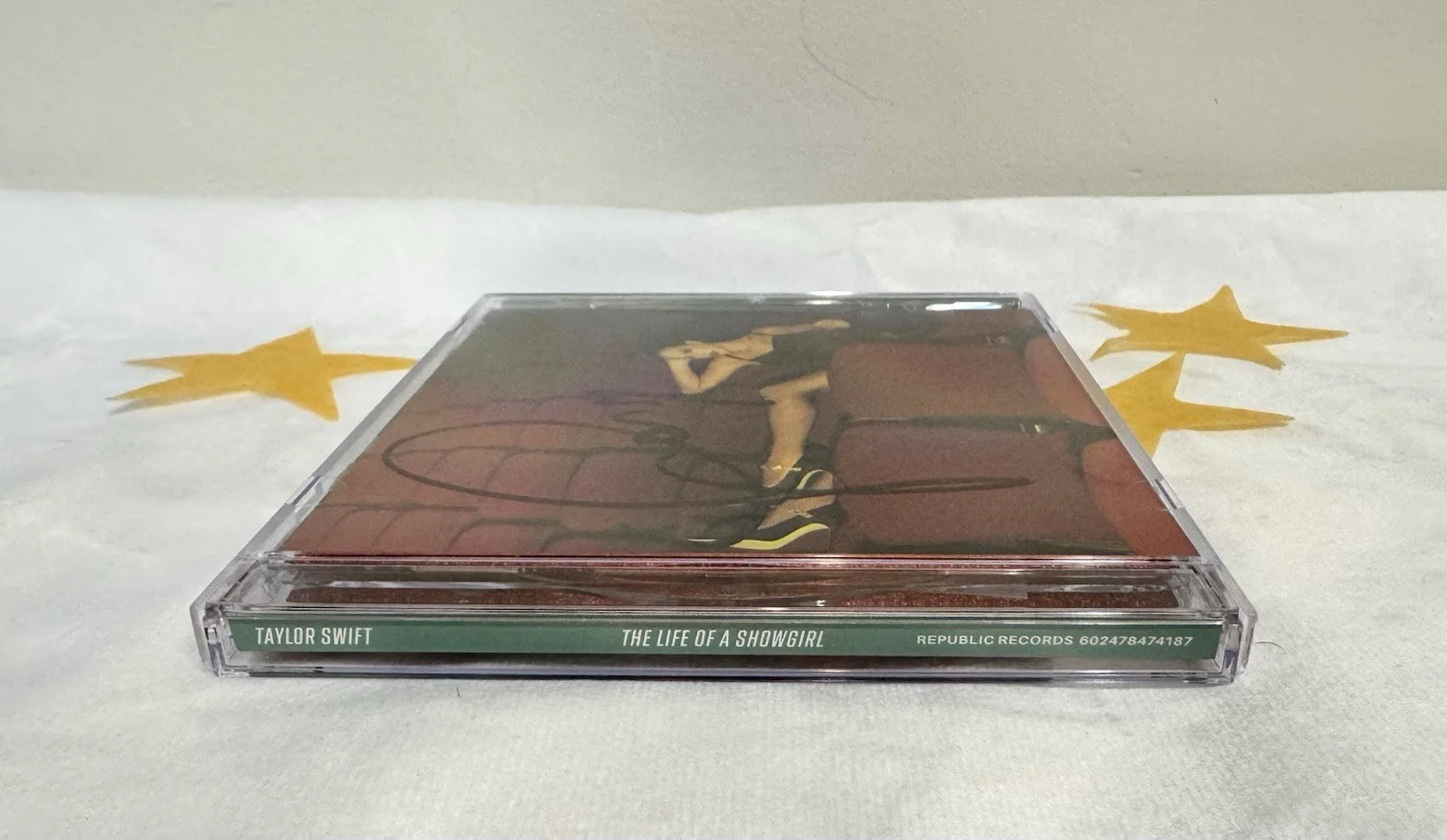 Taylor Swift | The Life of a Showgirl — CD + Signed Photo # 4 — Unique Heart, изображение 4