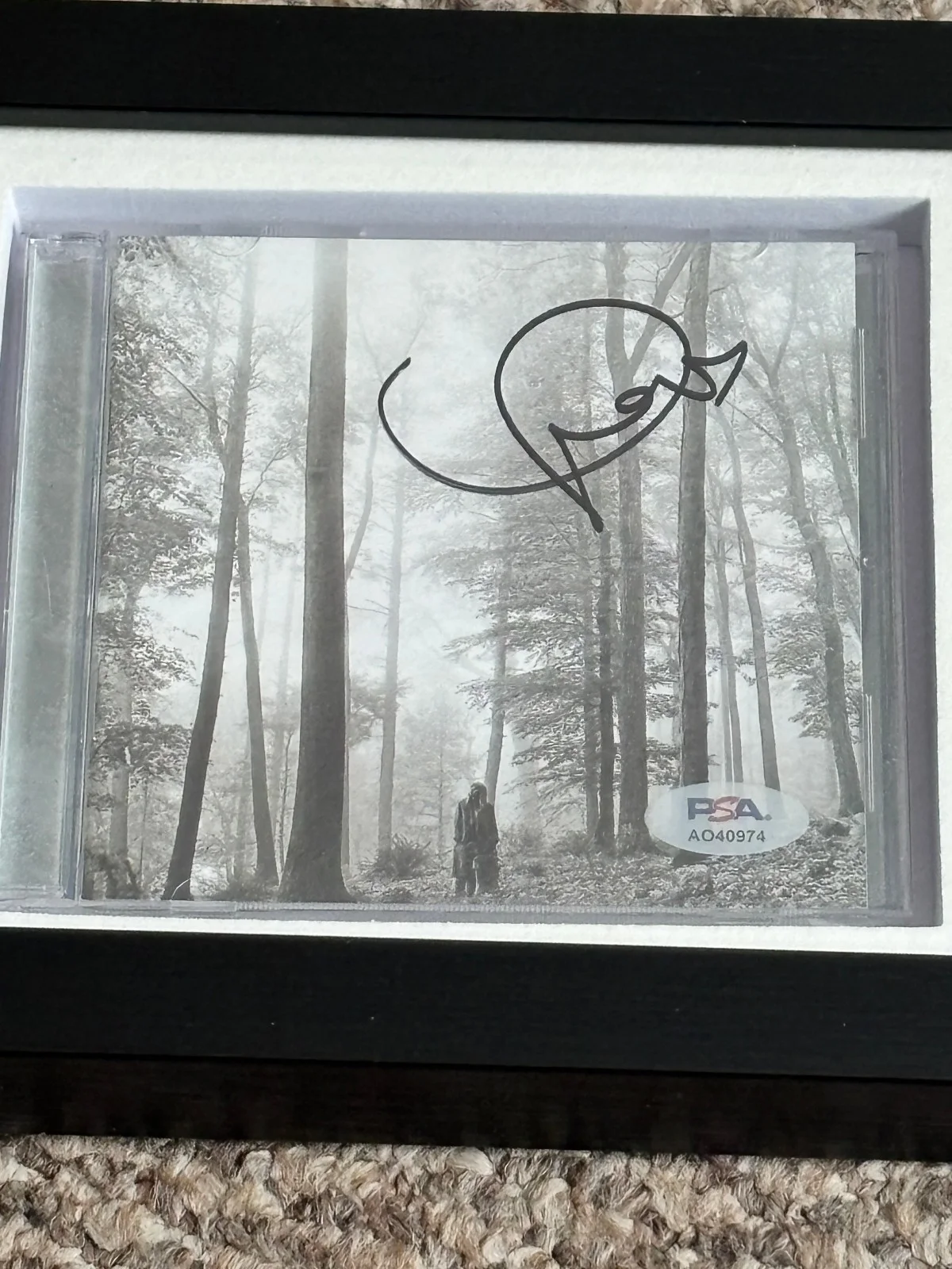 Taylor Swift Signed and FRAMED Folklore CD Autographed AUTO PSA/DNA COA, image 2