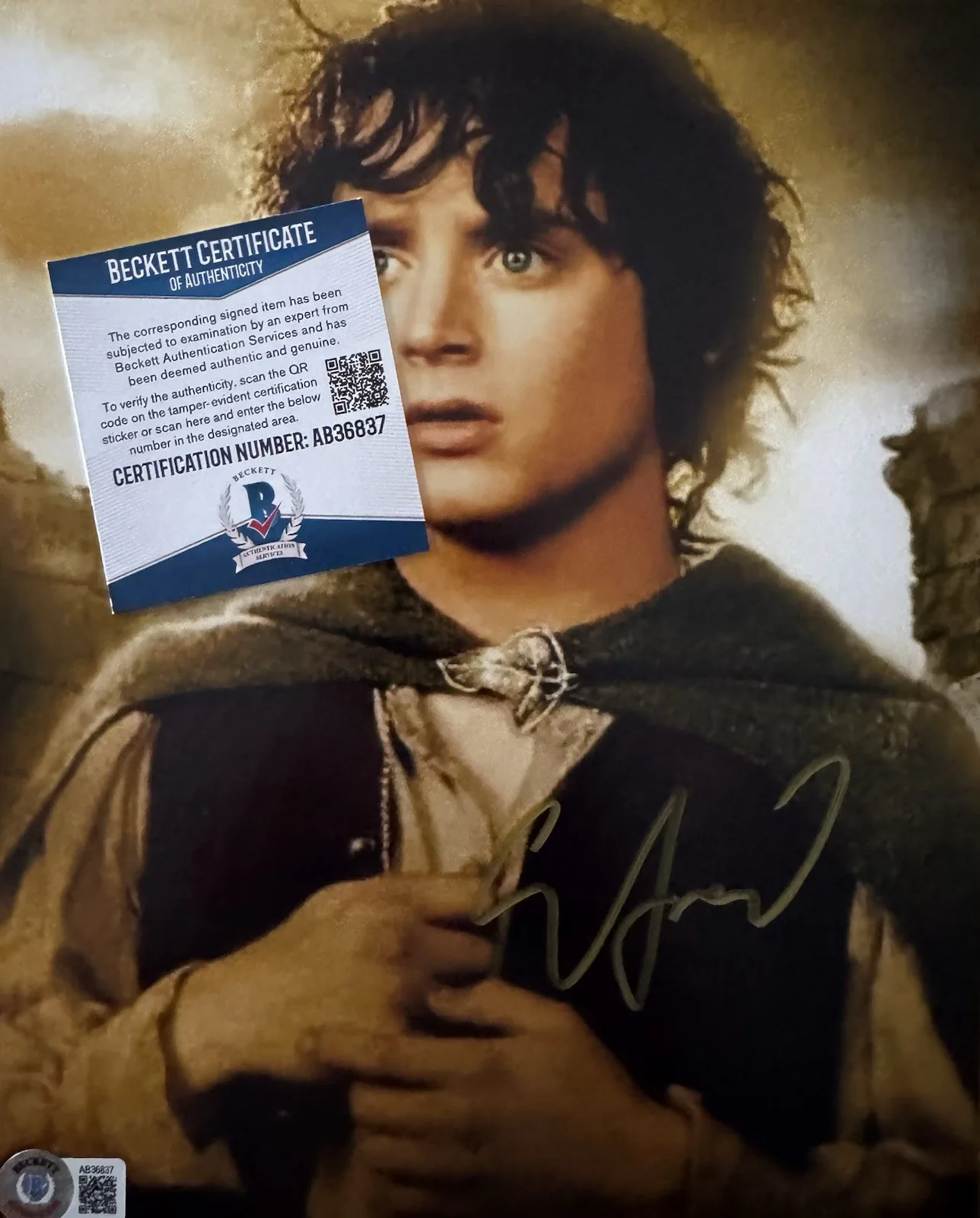 Elijah Wood — Elijah Wood FRODO Autographed Signed LORD OF THE RINGS 8x10 Photo Beckett COA, изображение 2