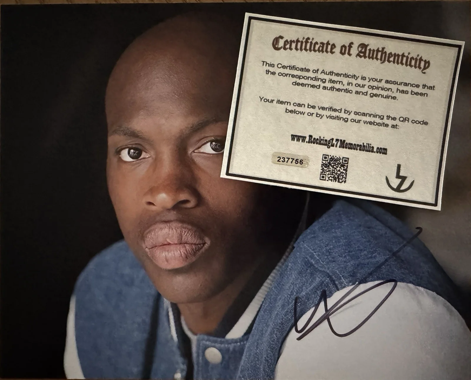 Moe Jeudy-lamour — Ted lasso’s Moe Jeudy-Lamour Signed 8x10 photo Thierry Zoreaux Van Damme COA, изображение 3