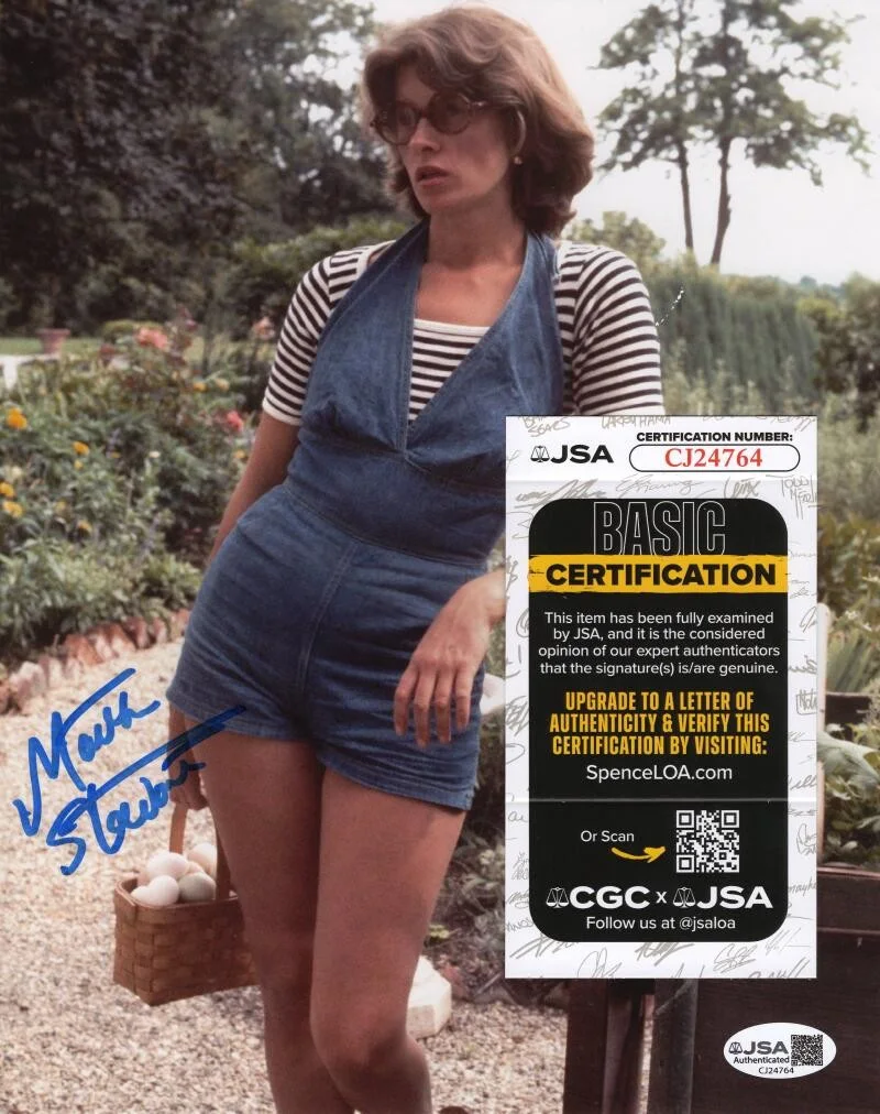 Martha Stewart — Martha Stewart Signed Autograph 8x10 Photo - MS Living Entrepreneur w/ JSA COA, image 2