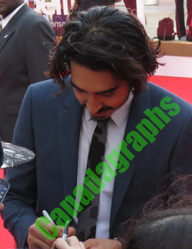Dev Patel, Freida Pinto — Dev Patel & Freida Pinto duo signed Slumdog Millionaire 8x10 photo Jamal Latika, image 2