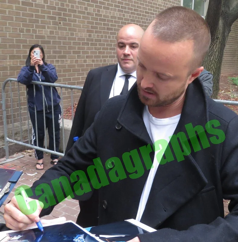 Aaron Paul — Aaron Paul signed Breaking Bad 8x10 Jesse Pinkman promo photo autographed, image 2