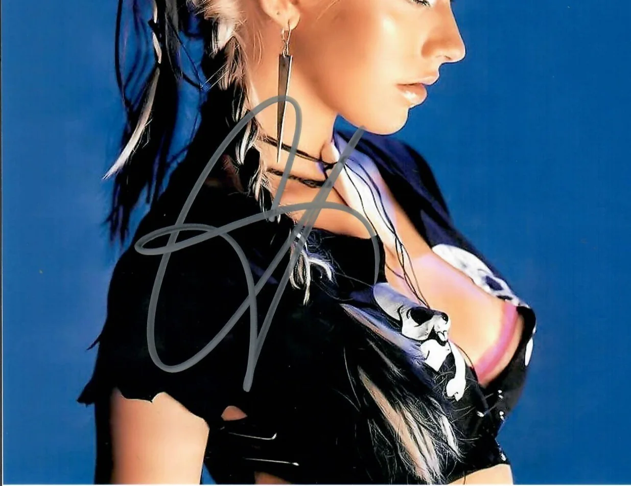 Christina Aguilera — Christina Aguilera Singer Songwriter Actress Signed 8 x 10 Photo TTM COA, image 2