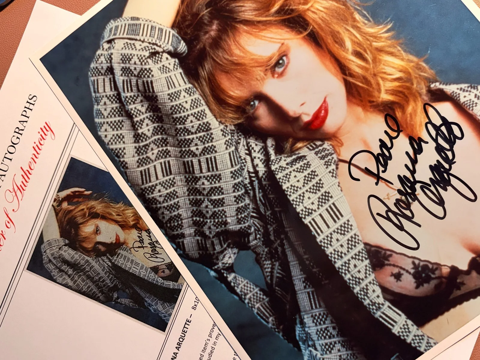 Rosanna Arquette — Rosanna Arquette Signed• 8x10•MINT• Color Photo with Todd Mueller Autographs COA, изображение 2