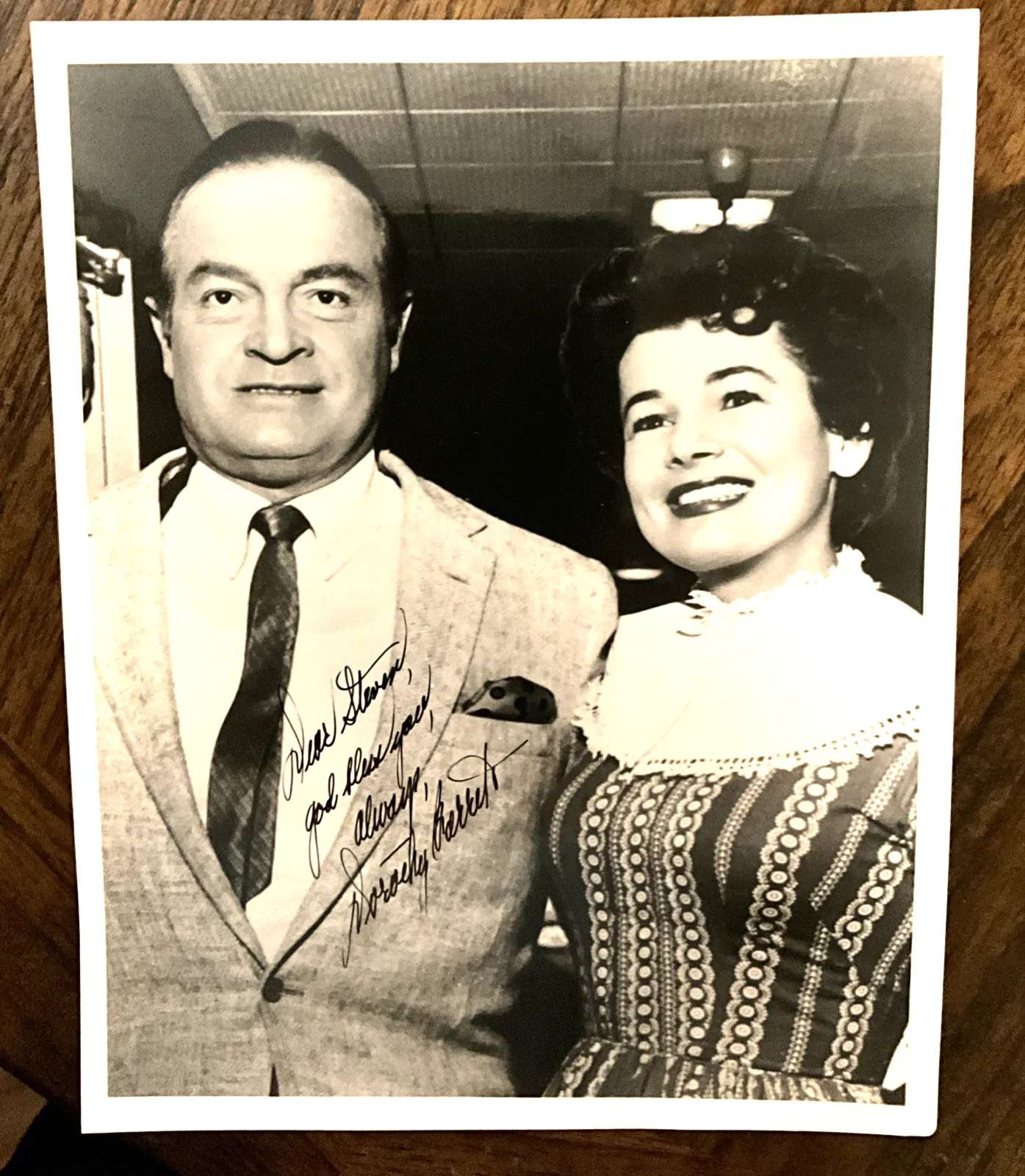 Dorothy Garrett Autographed Black And White 8x10 With Bob Hope, изображение 2