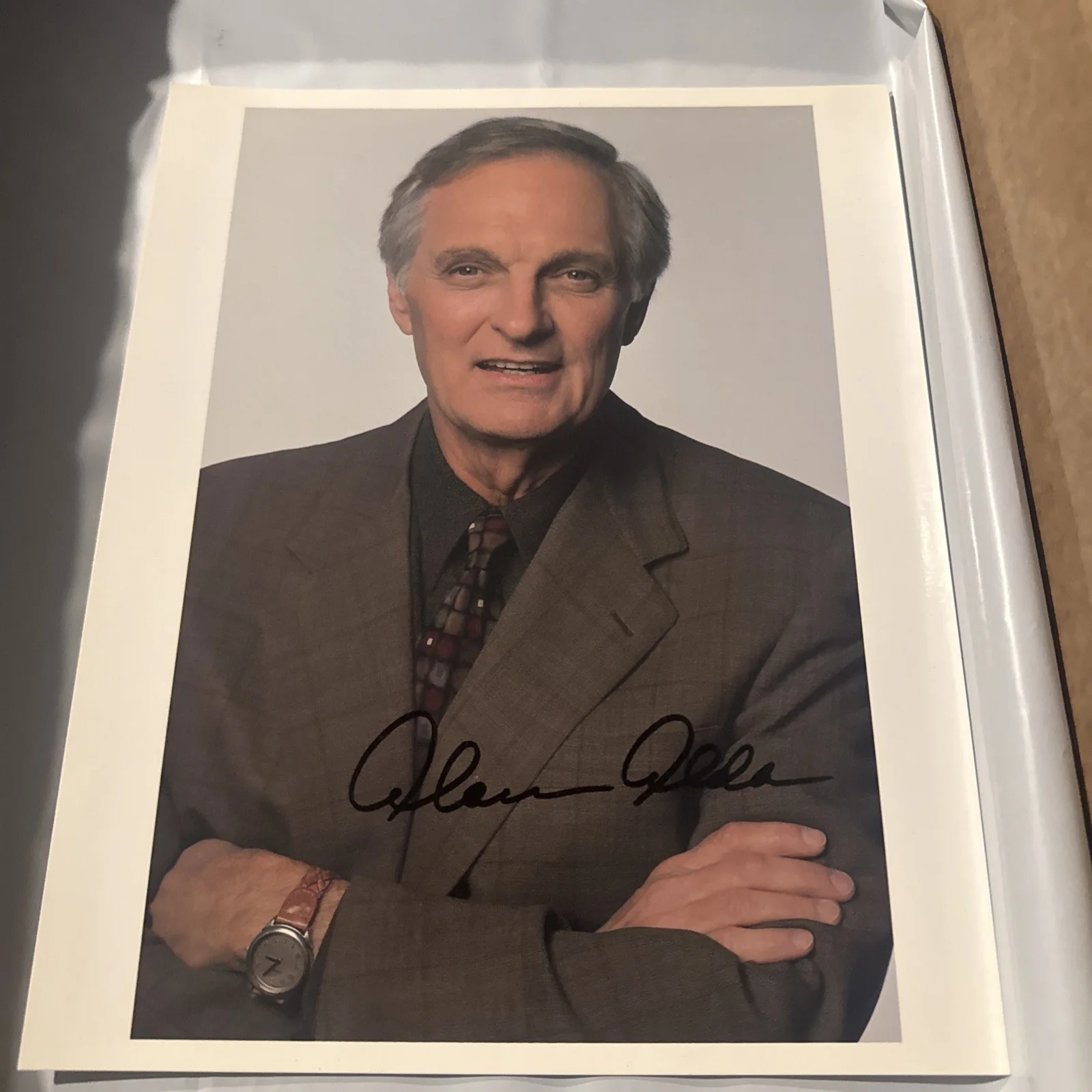 Alan Alda — Alan Alda Signed Autographed 8 X 10 Glossy Photo