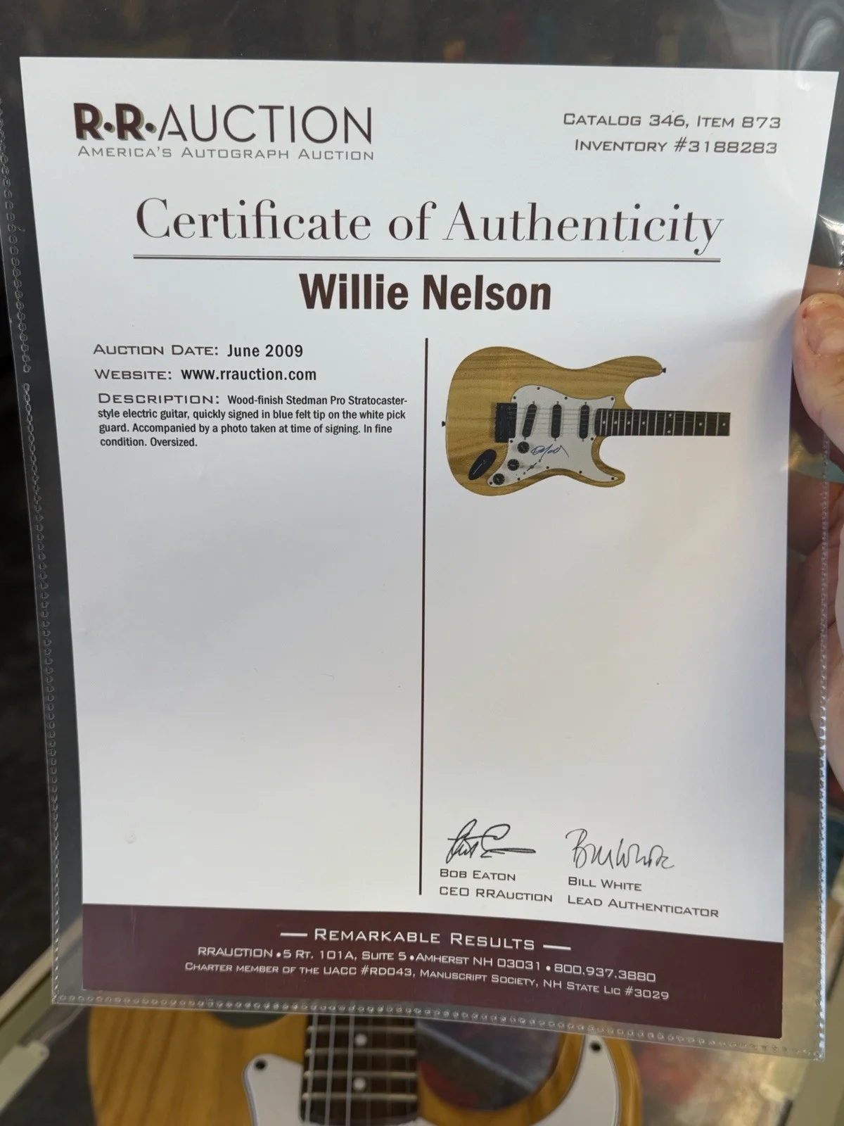 Willie Nelson Signed Electric Guitar RR Auction COA !, image 3