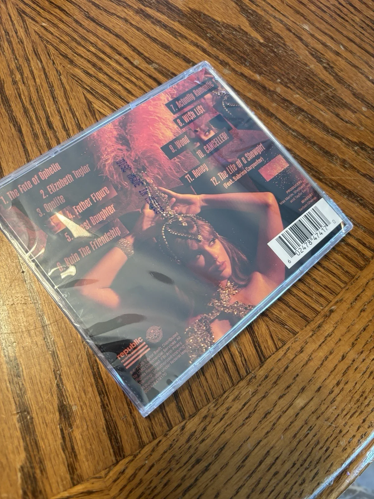Taylor Swift - The Life of a Showgirl CD + Hand SIGNED Photo 2 SEALED, изображение 3