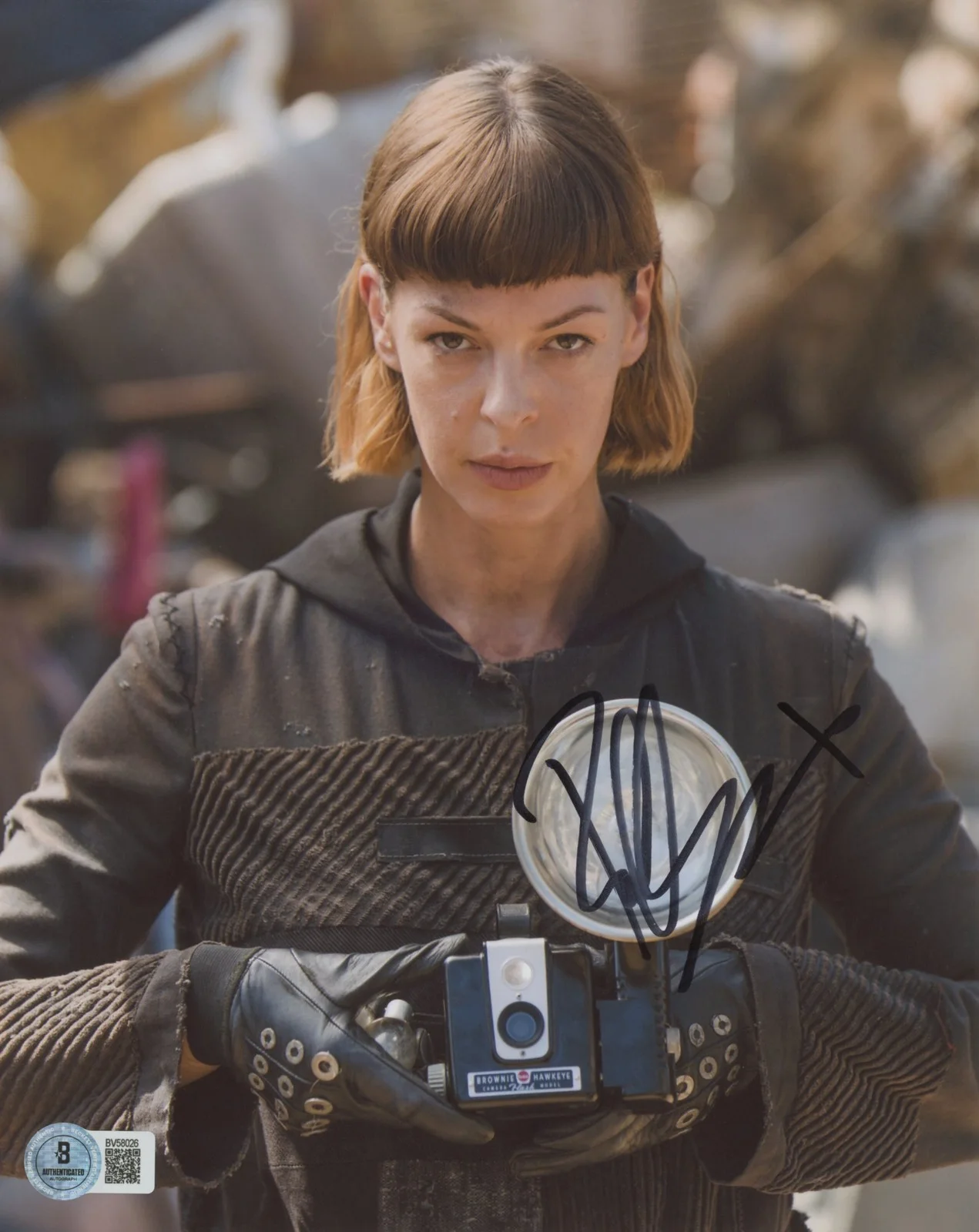 PollyAnna McIntosh — Pollyanna McIntosh The Walking Dead Authentic Signed 8x10 Photo BAS #BV58026