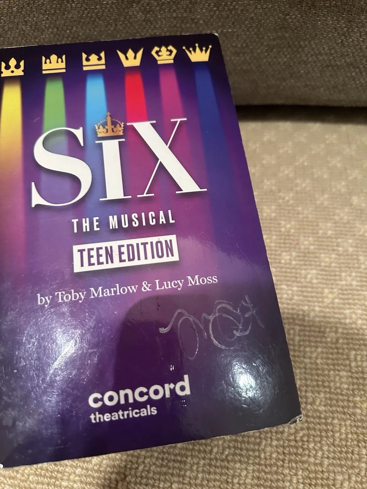 Six The Musical Signed Teen Edition Script By Various Casts Broadway, image 2