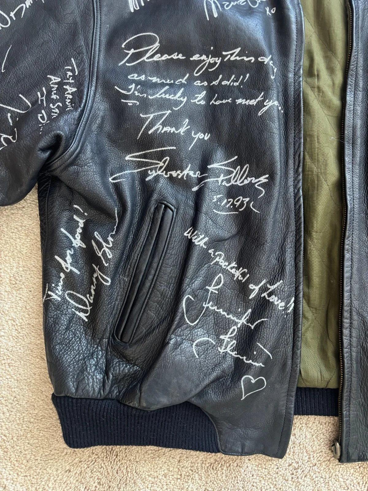 Stallone, Schwarzenegger, Willis, Swayze, MANY MORE — Planet Hollywood London Signed 20x Opening Night Leather Jacket Stallone & More, изображение 5