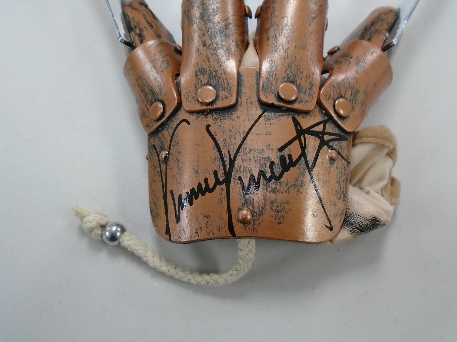 VINNIE VINCENT Signed FREDDY Krueger GLOVE Nightmare on Elm Street 4 KISS BAS QR, изображение 2