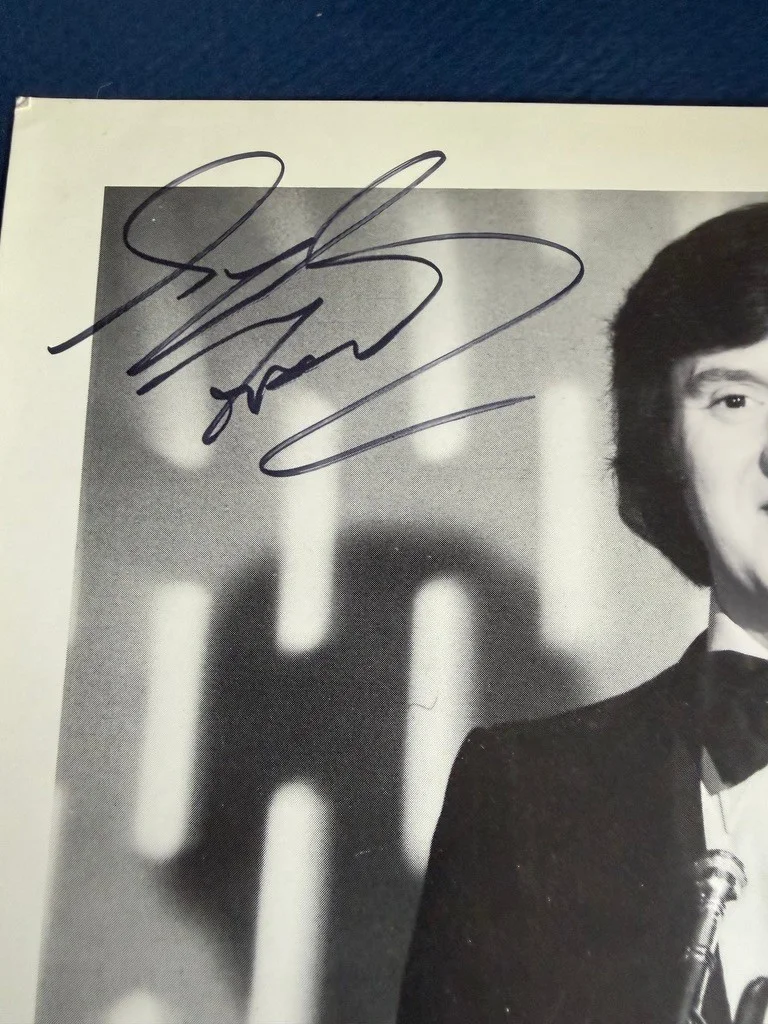 Syd Francis — Syd Francis - Autograph 8x10 Photograph The Comedians TV Show, изображение 2