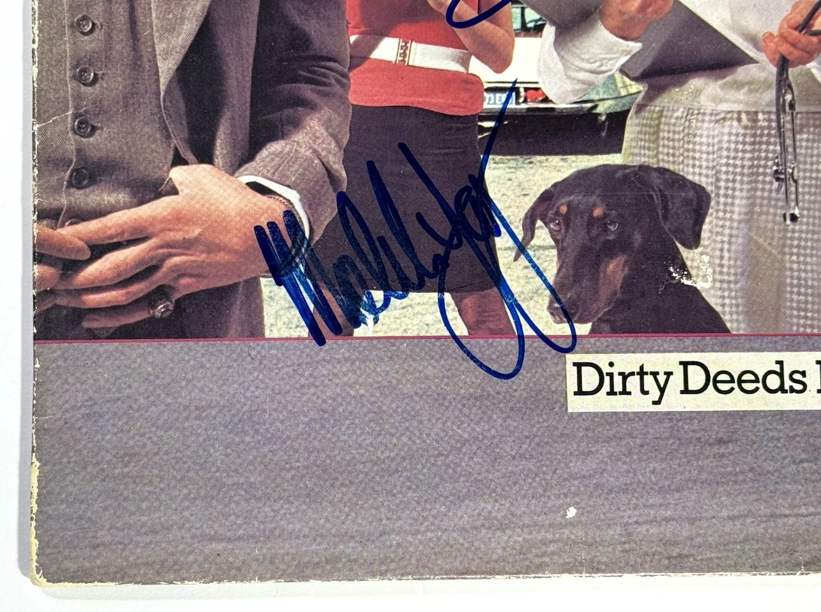 Malcolm Angus Young signed AC/DC Album Dirty Deeds lp autographed beckett coa, изображение 4