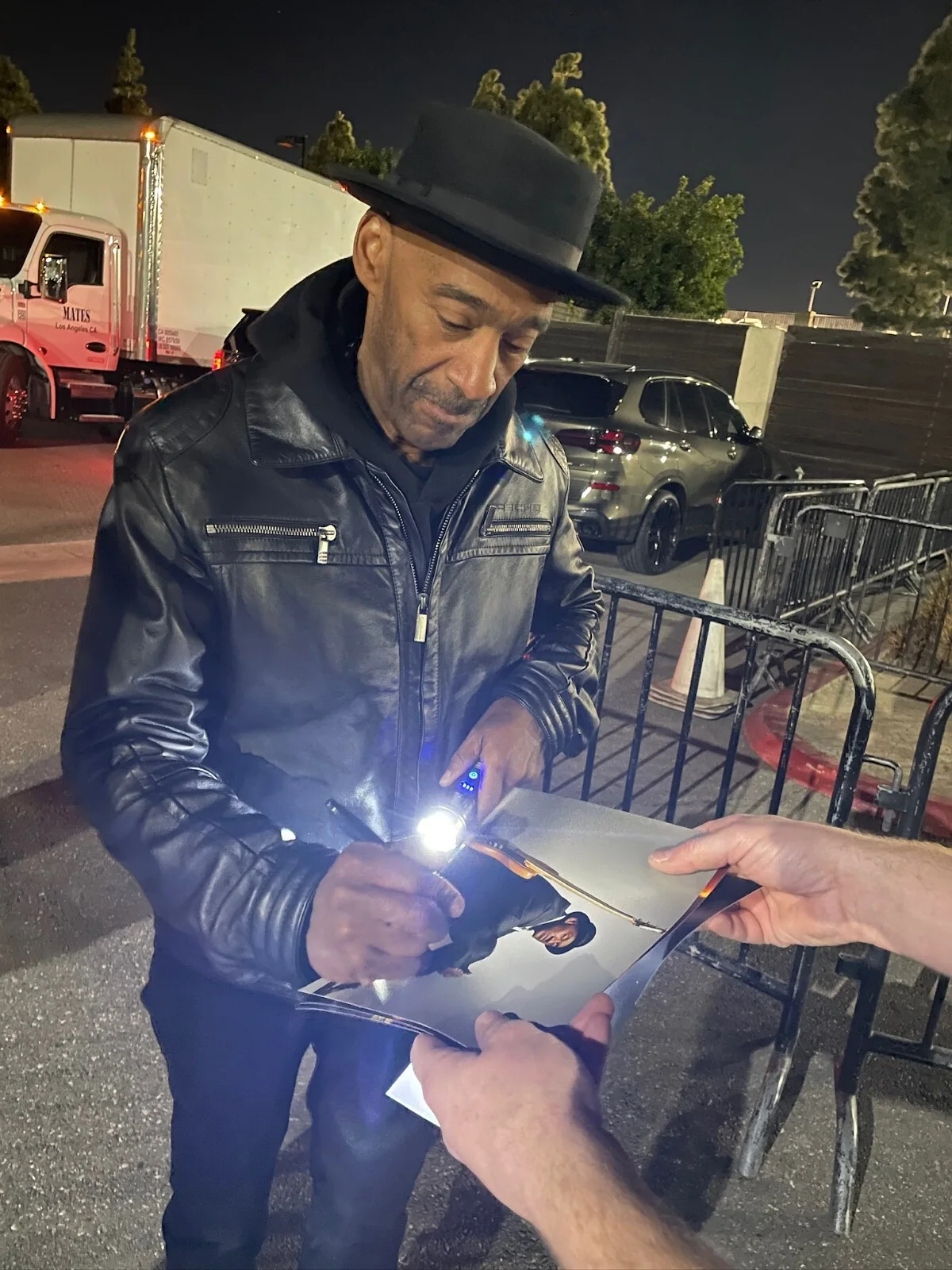 GFA Grammy Winner Bassist * MARCUS MILLER * Signed 8x10 Photo PROOF COA, image 2