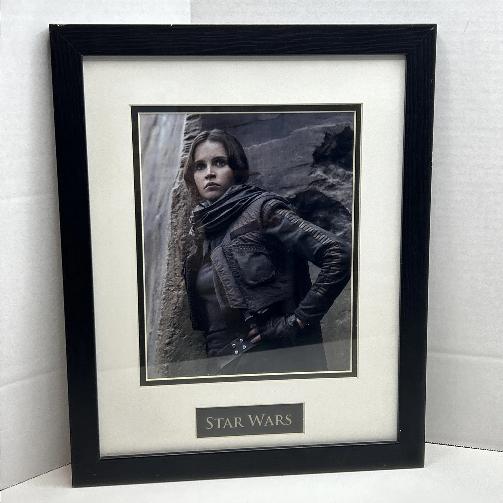 Felicity Jones — Star Wars Rogue 1 Jyn Erso Felicity Jones 8x10 Photo