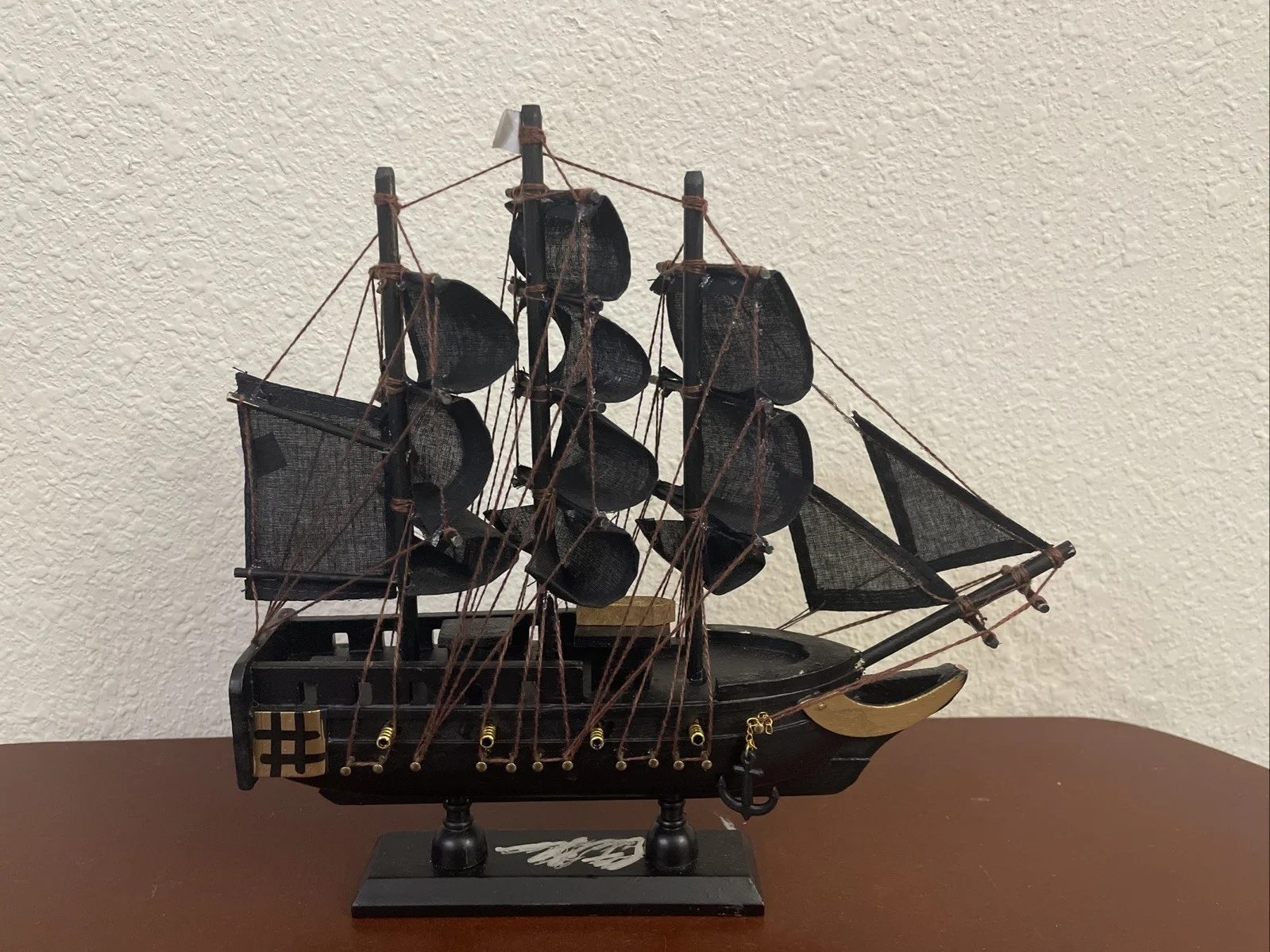 Orlando Bloom — Pirates of the Caribbean Orlando Bloom Black Pearl Ship & Hat Signed Props COA, изображение 2