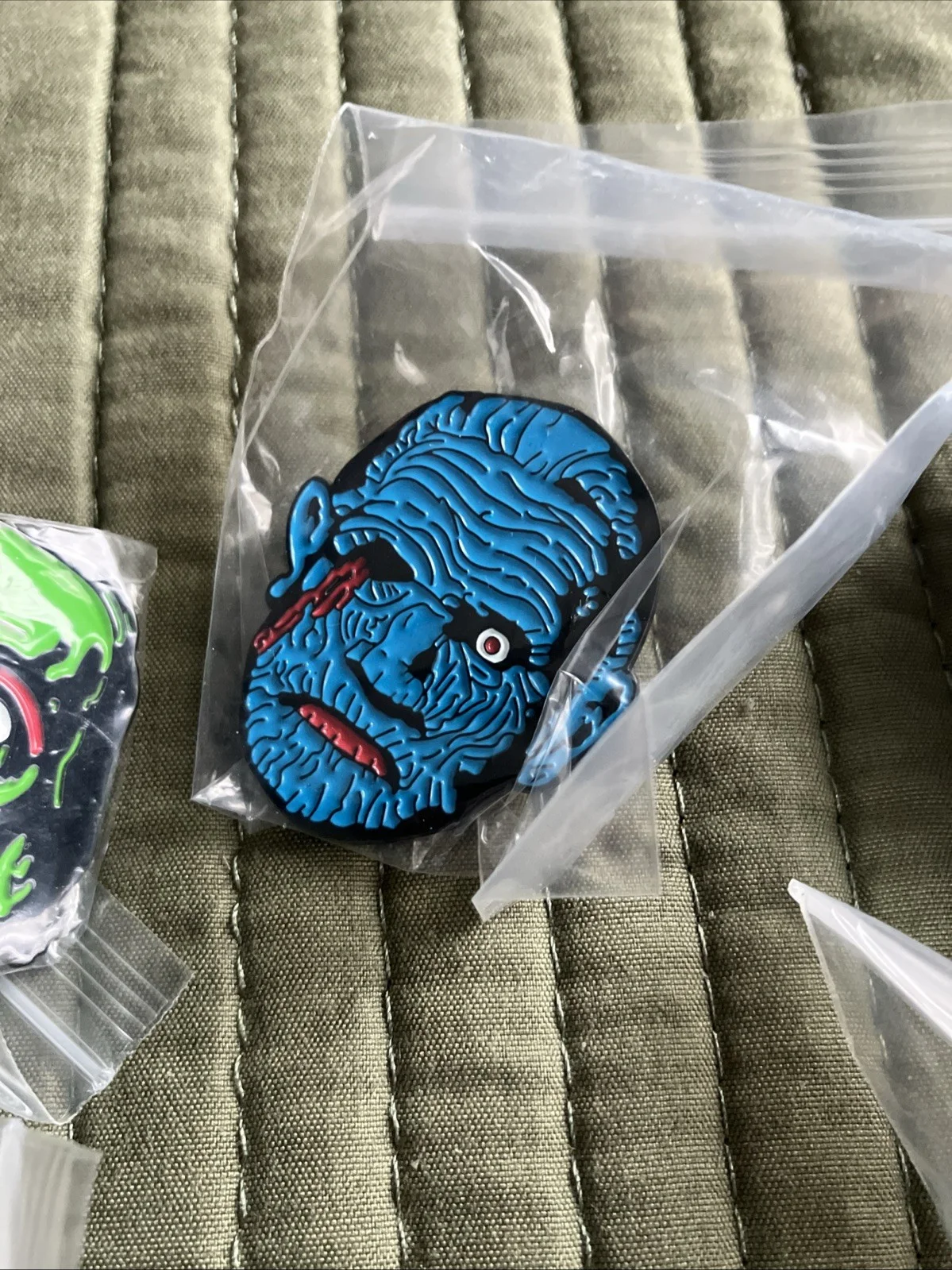 Universal Monsters 6 Large Badges Great Item, image 4